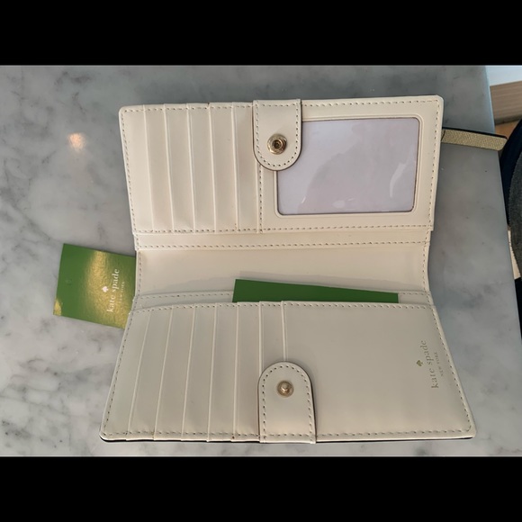 ⭐️ Kate Spade Spencer Wallet- Gold- New with Tags! - Picture 2 of 4